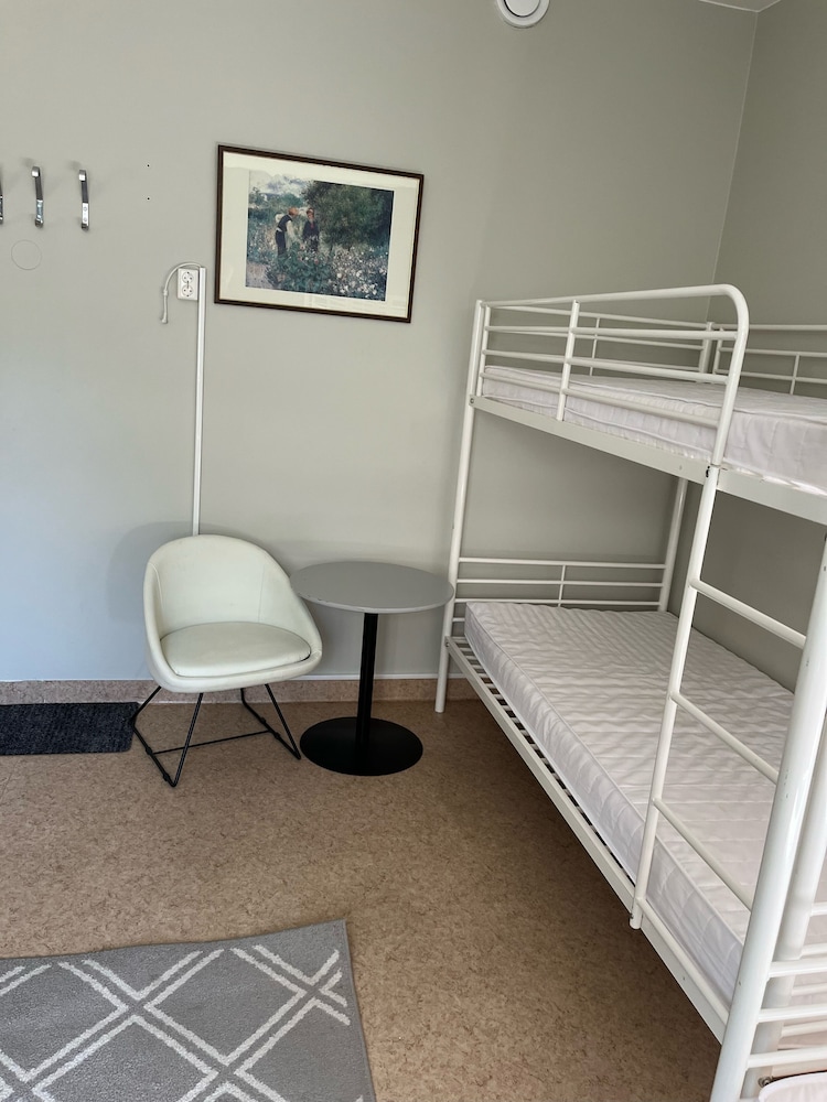 Basic Room, Multiple Beds, City View photo 3
