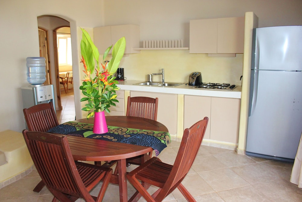Condo, 2 Bedrooms - Photo 2