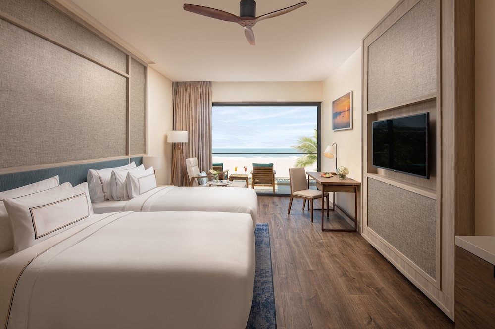 The Level 3-Bedroom Oceanfront Pool Villa - Photo 4