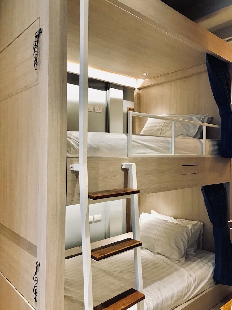 16 Bunks Bed in Mixed Dormitory Room photo 1