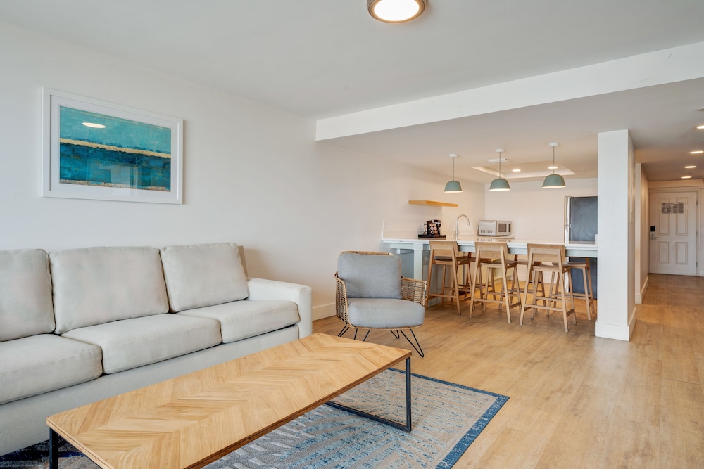 Oceanview Two-Bedroom Suite (Accessible) photo 1