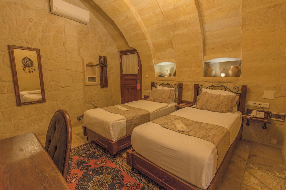 Standard Twin Room, 2 Twin Beds photo 3