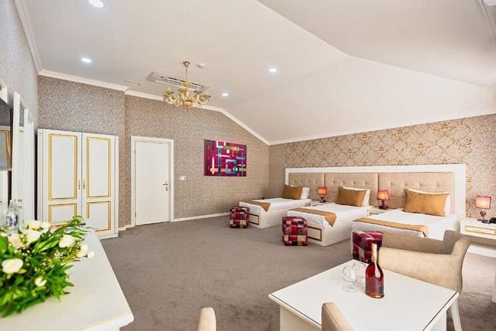Family Quadruple Room photo 3