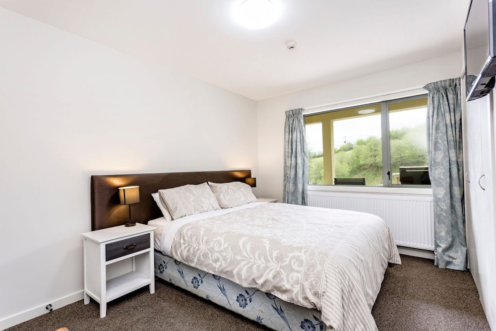 Deluxe Room, 1 Bedroom, Accessible, Hill View photo 2