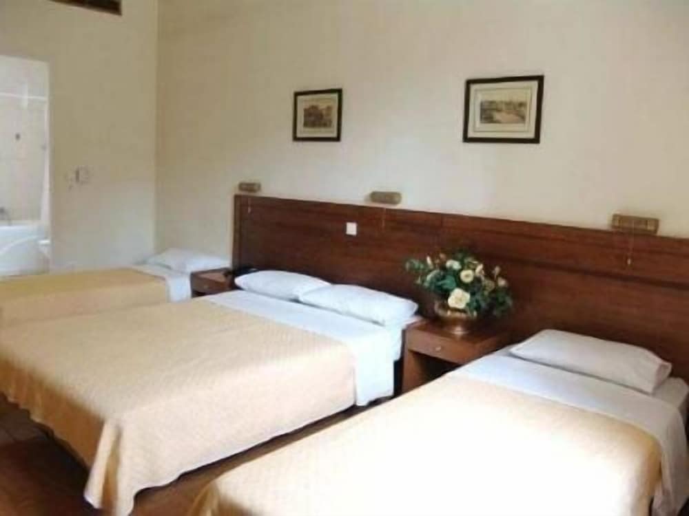 Triple Room photo 2