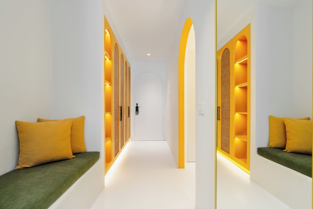 Grand Room - Photo 1