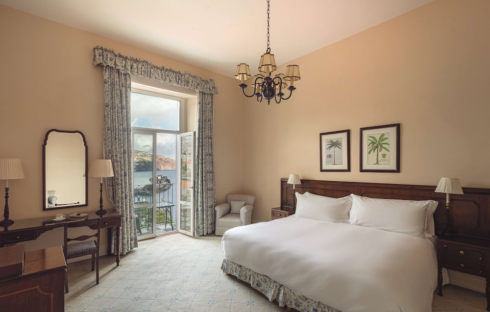 Deluxe Room, Sea View - Photo 1