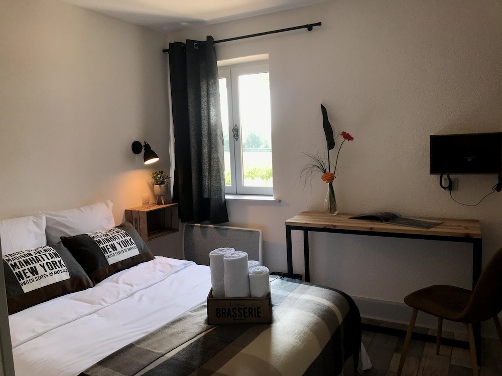 Economy Double Room photo 3