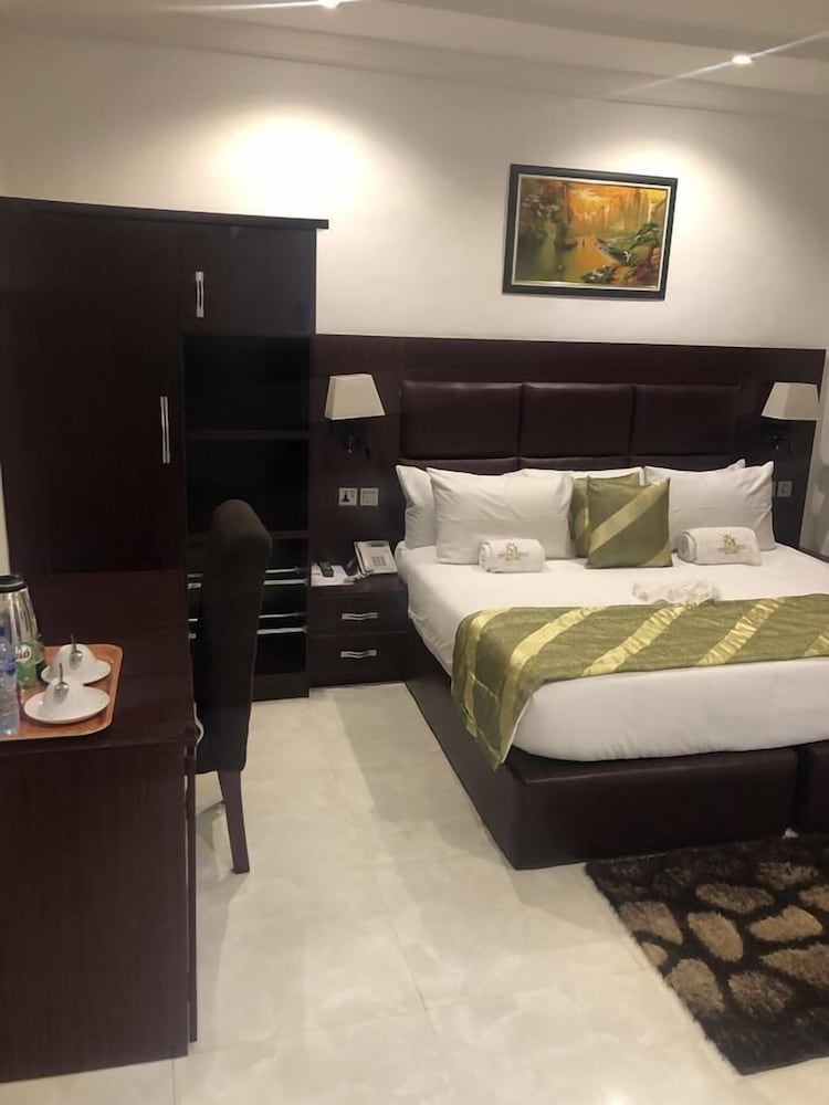 Executive Suite photo 1
