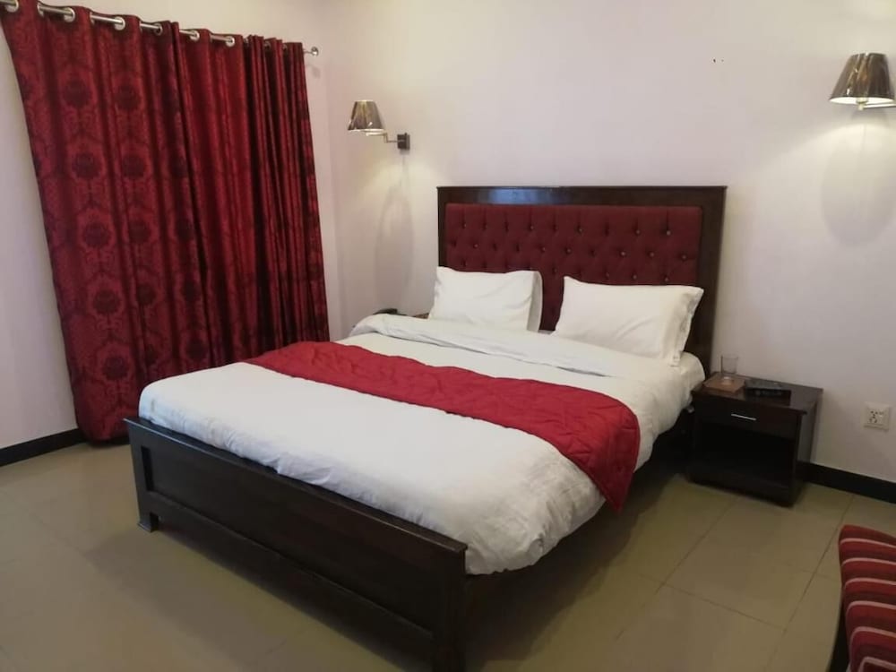 Deluxe Double Room - Photo 9