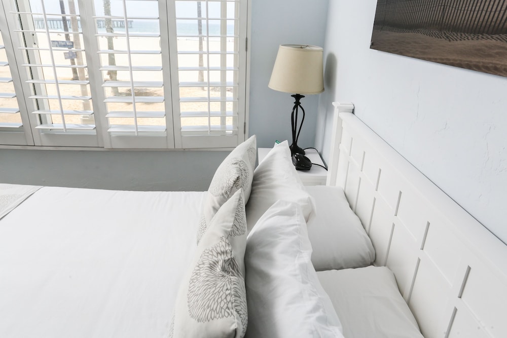 Panoramic Room, 1 Queen Bed, Non Smoking, Ocean View