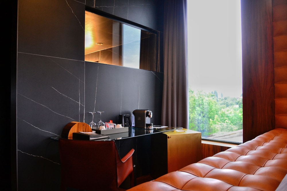 THE NEST - Photo 2