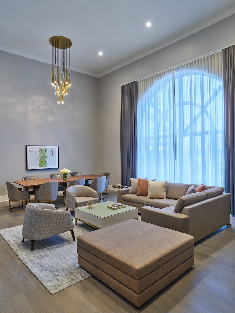 Suite (Uptown) - Photo 3