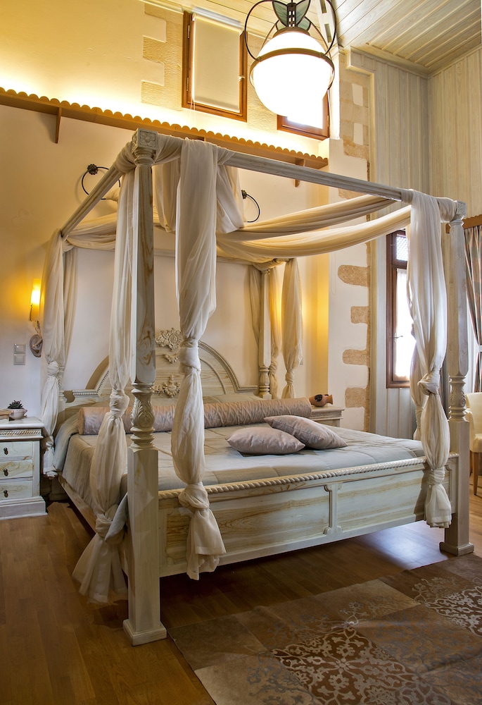 Deluxe Suite, 2 Bedrooms, Jetted Tub photo 1