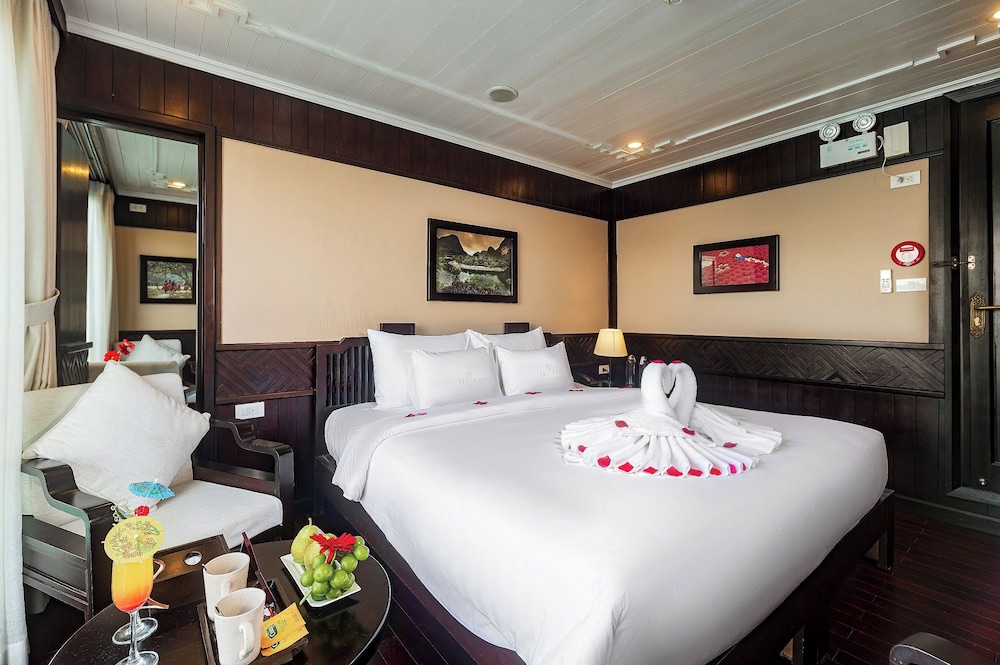 Deluxe Double or Twin Room, Beach View