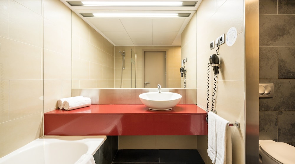 Triple room, 2 adults and 1 child photo 2