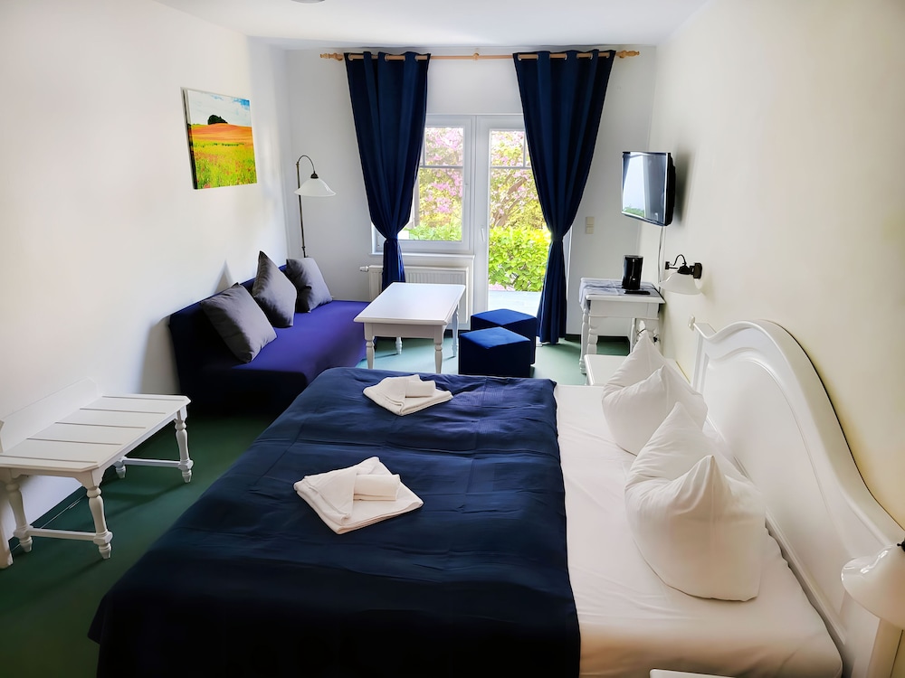 Grand Double Room, Patio photo 1