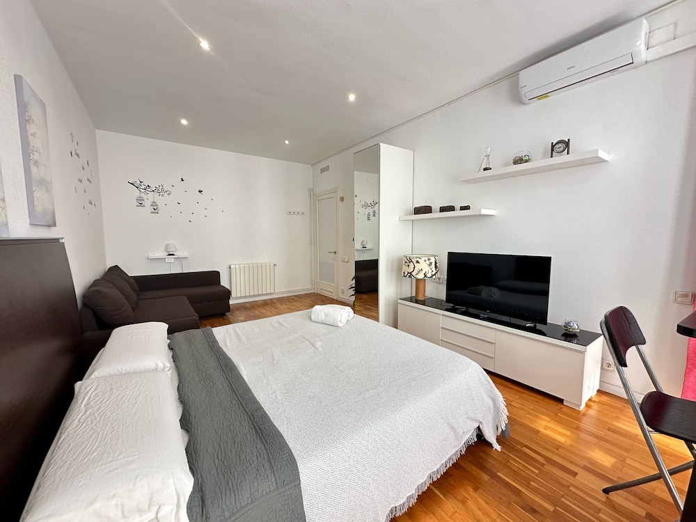 Quadruple Room, Shared Bathroom photo 3