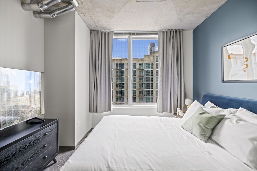 One Bedroom Deluxe Apartment - Photo 10