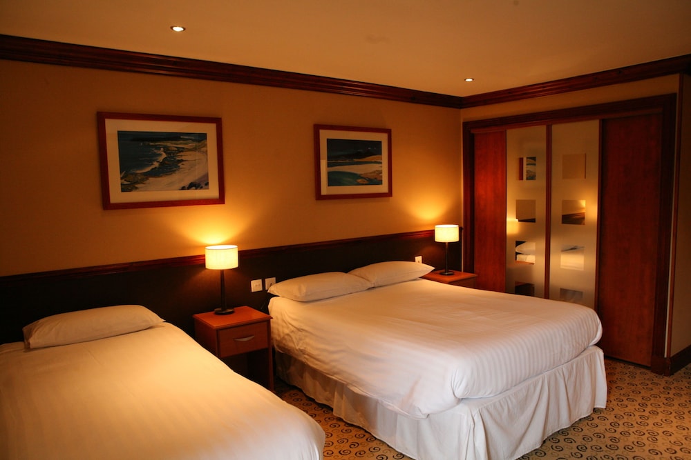 Standard Twin Room, 2 Twin Beds photo 3