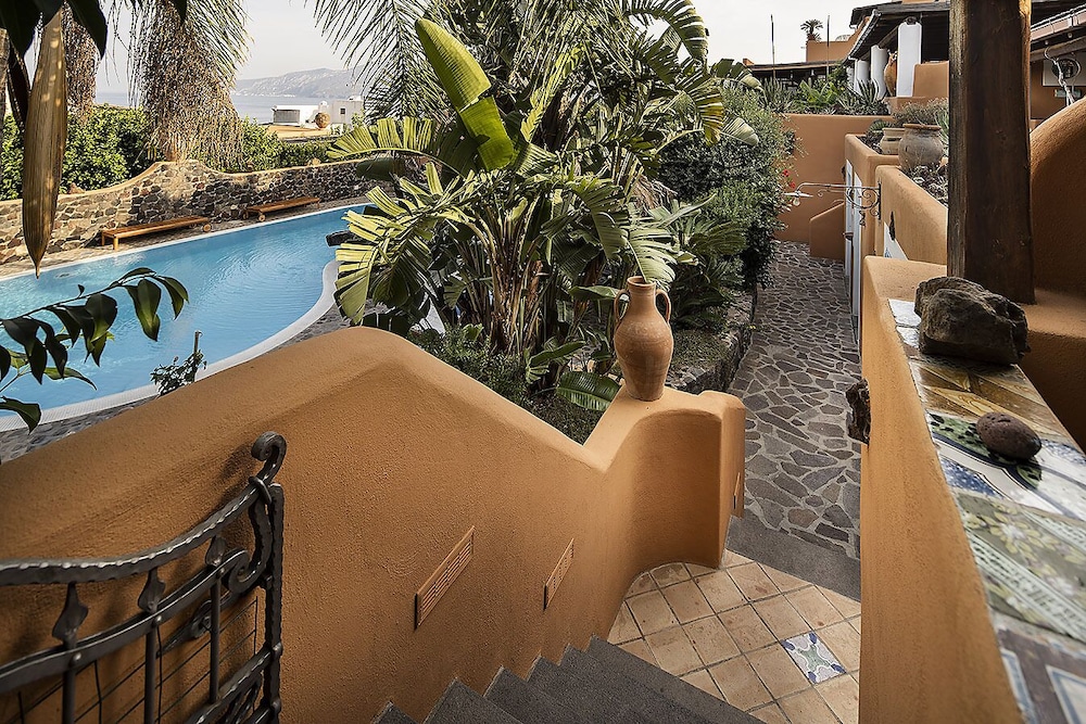 Junior Room, 1 Bedroom, Pool View photo 1