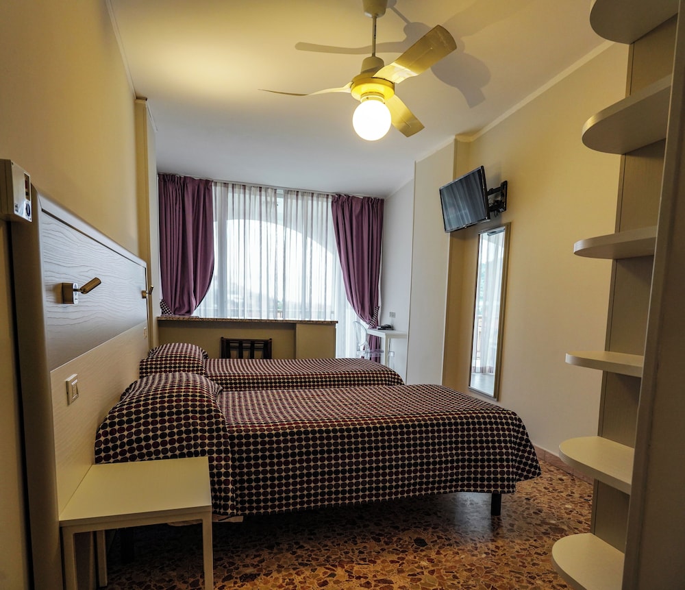 Classic Quadruple Room photo 1