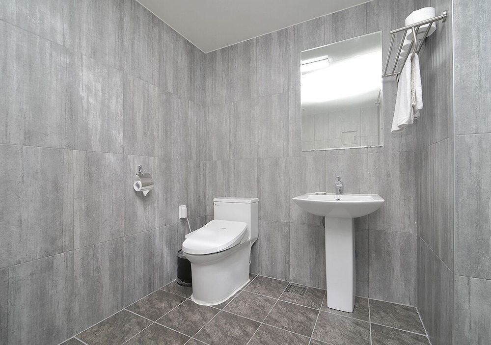Suite - Photo 4