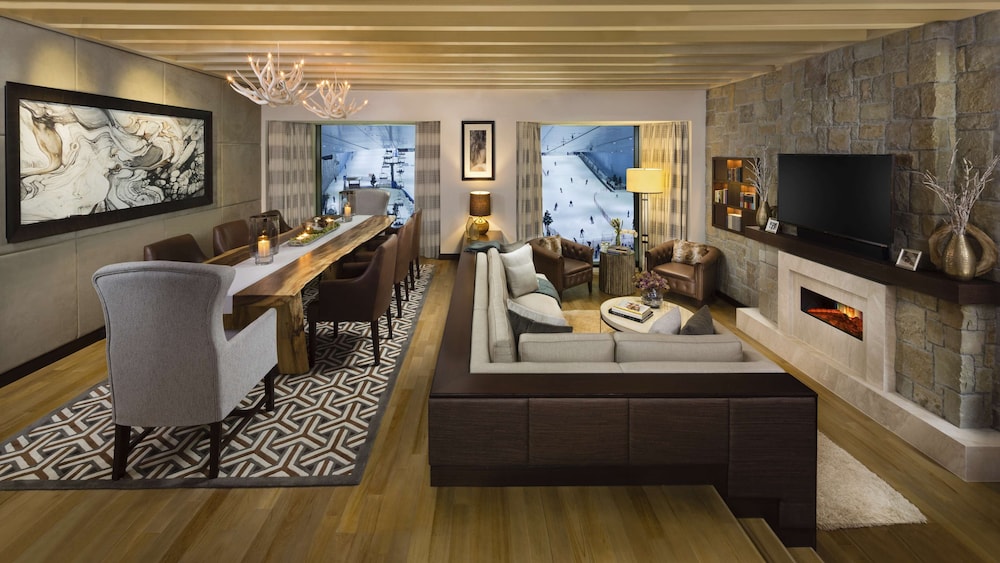 Aspen Two-Bedroom Ski Chalet-Access to Snow Park in Ski Dubai for 2(once per stay), Private Butler
