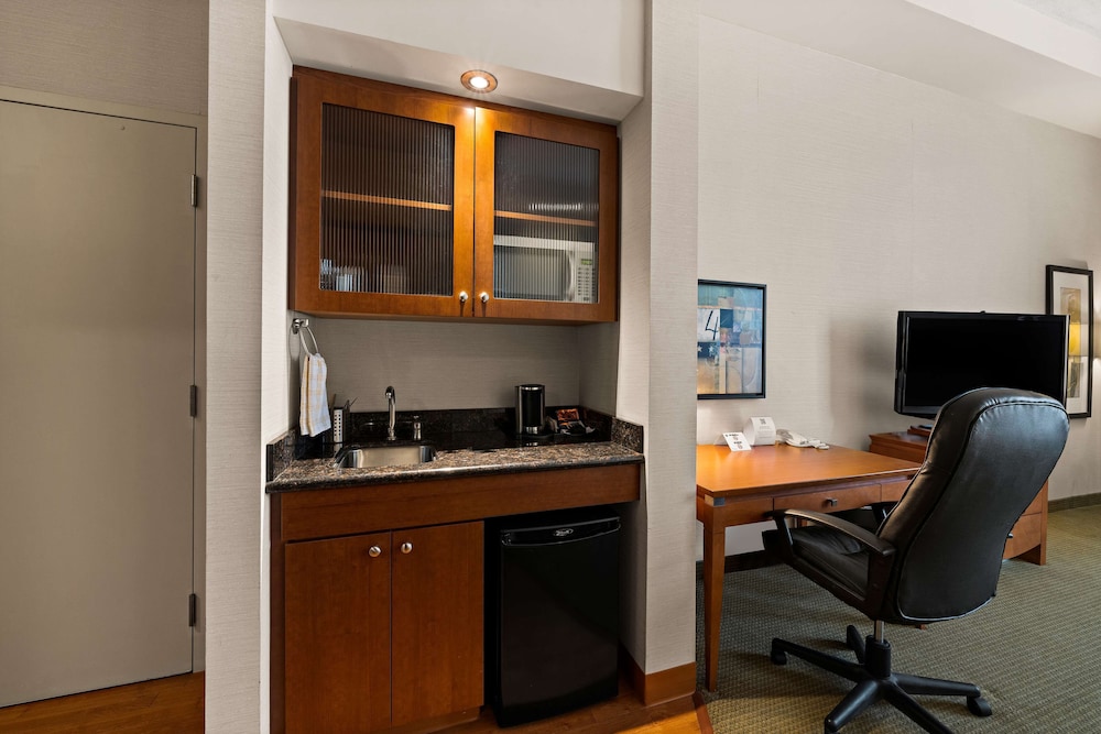 Standard Room, 2 Queen Beds, Accessible, Kitchenette