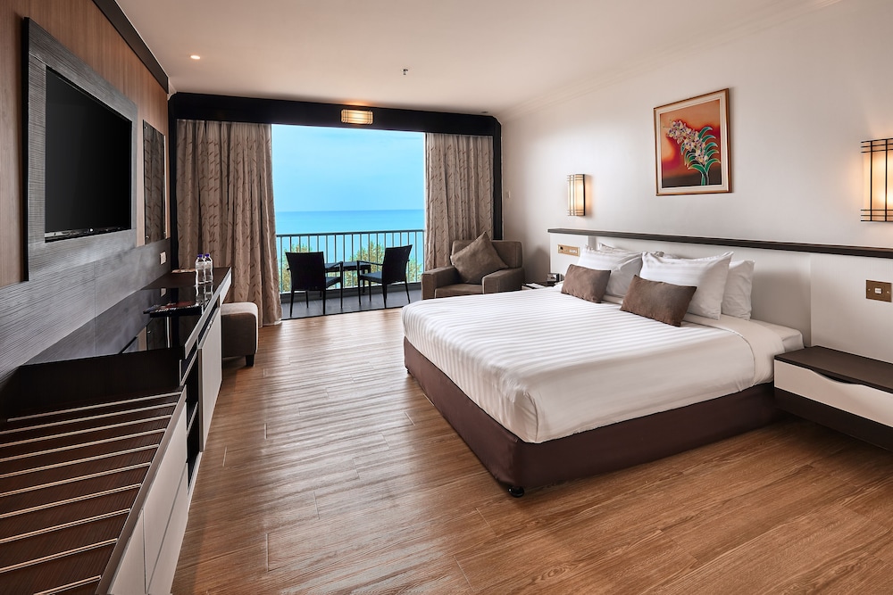 Executive Suite, 1 King Bed, Hill View
