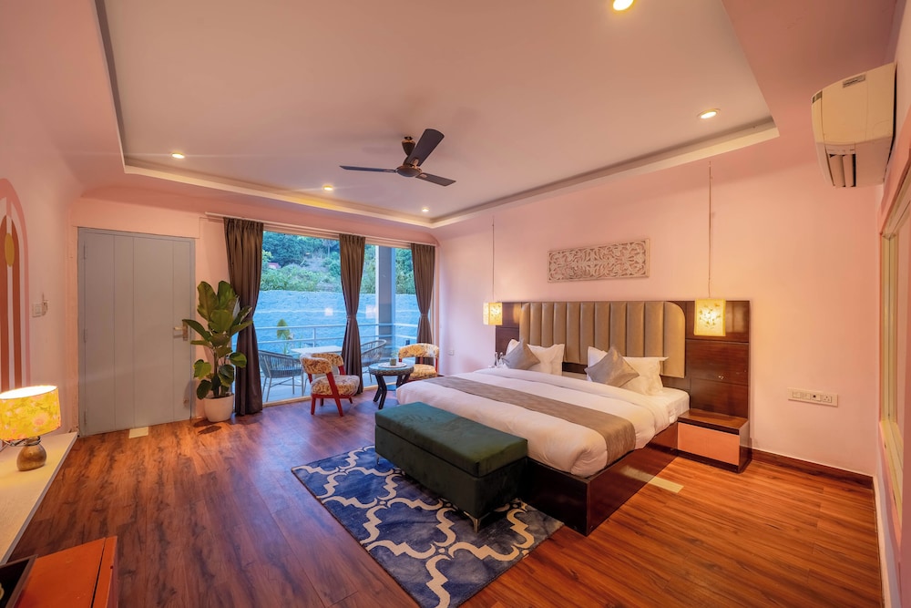 Deluxe Room, Balcony