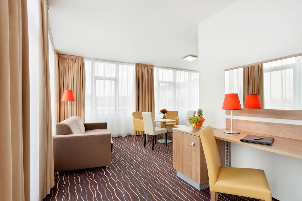 Junior Studio Suite
