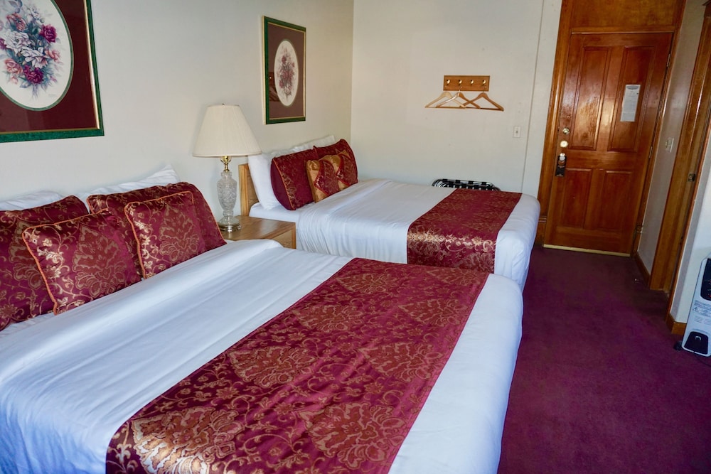 Premium Room, 2 Queen Beds (Top Floor) photo 2