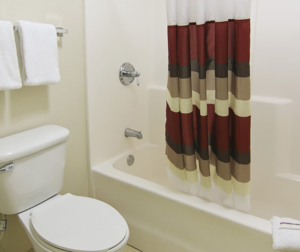 Standard Suite, 1 King Bed, Non Smoking, Jetted Tub (Two Room) - Photo 11