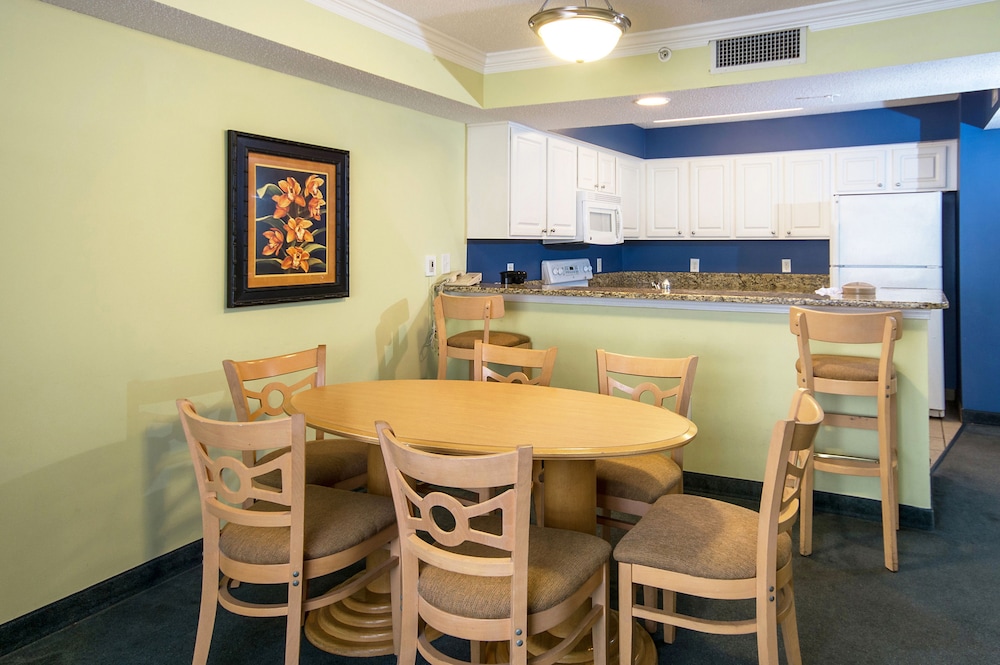 Oceanfront Deluxe Two Bedroom Condo - Photo 4