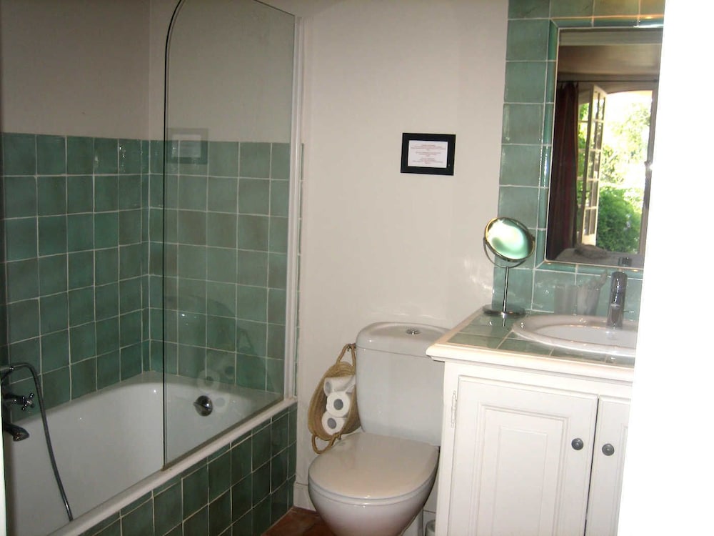 Double Room (Chambre Glycine) photo 3