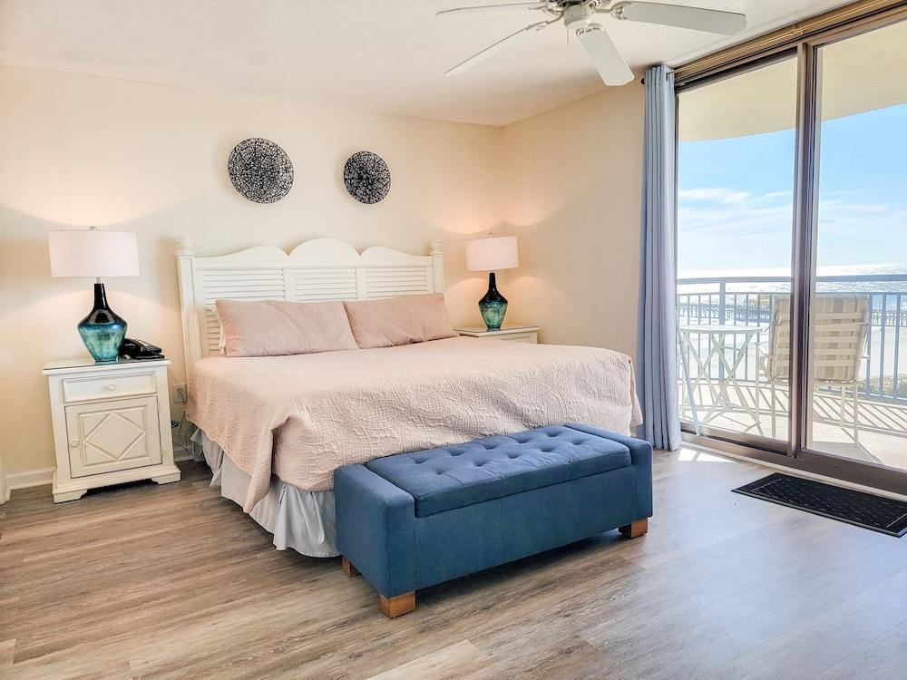 Condo, 2 Bedrooms