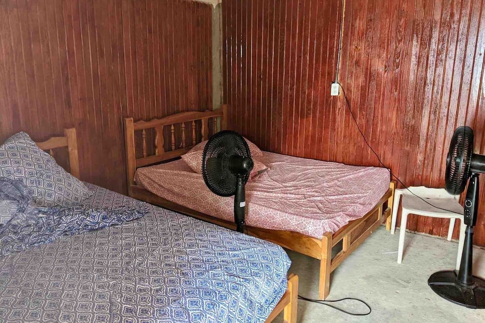 Basic Room, 2 Double Beds photo 3