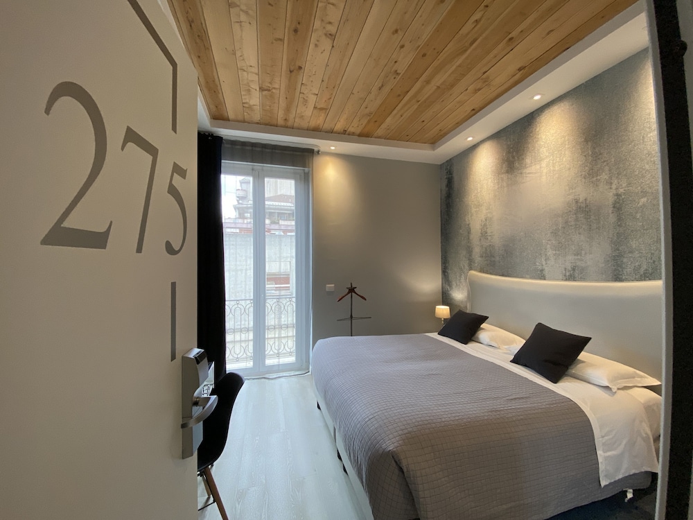 Deluxe Double or Twin Room - Photo 8