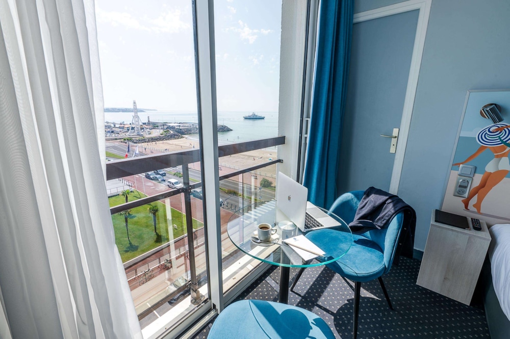 Comfort Room, 1 Queen Bed, Non Smoking, Sea View - Photo 13