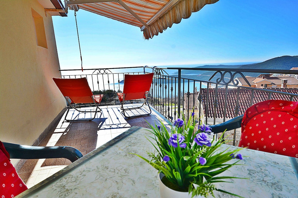 Apartment, 2 Bedrooms, Terrace, Sea View photo 1