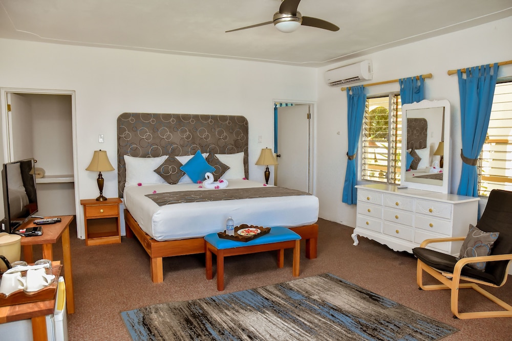 Standard Room, Ocean View, 1 King Bed
