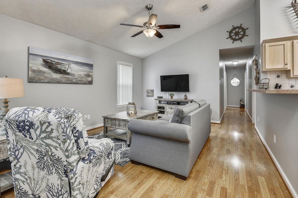 House, 3 Bedrooms, Patio, Pool View