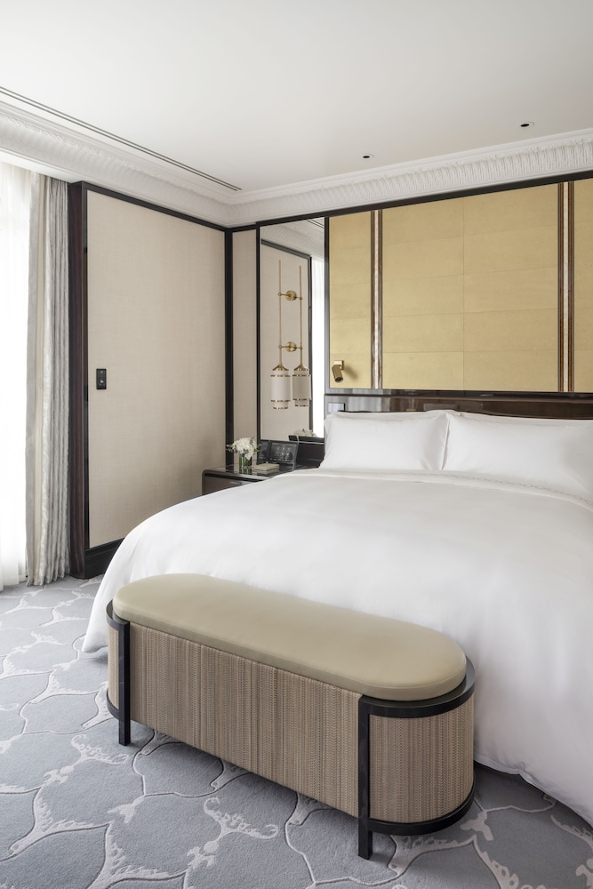 Superior Bosphorus Room, 1 King Bed photo 3