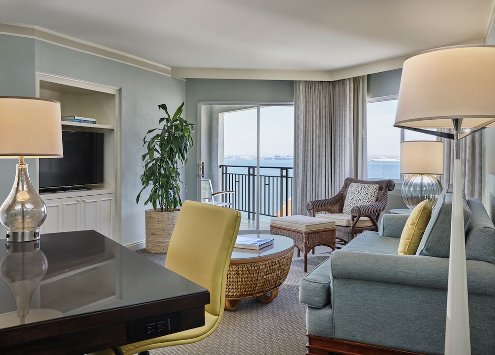 Suite, 1 King Bed with Sofa bed (Coronado Sunset)
