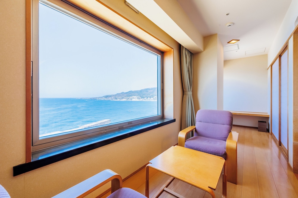 Ocean Front Japanese Modern Room Suite, Non Smoking photo 2