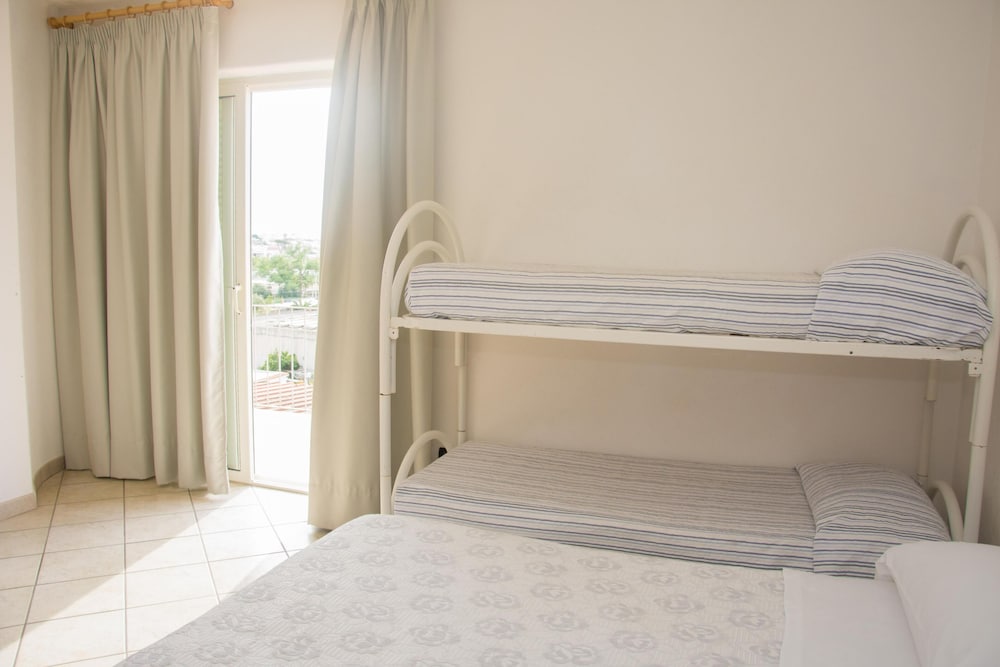 Deluxe Room - Photo 2