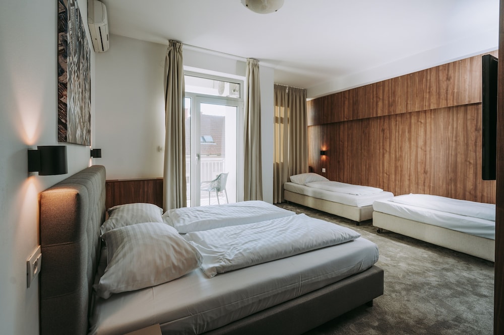 Family Quadruple Room, 1 Bedroom, Balcony (Low budget) photo 1