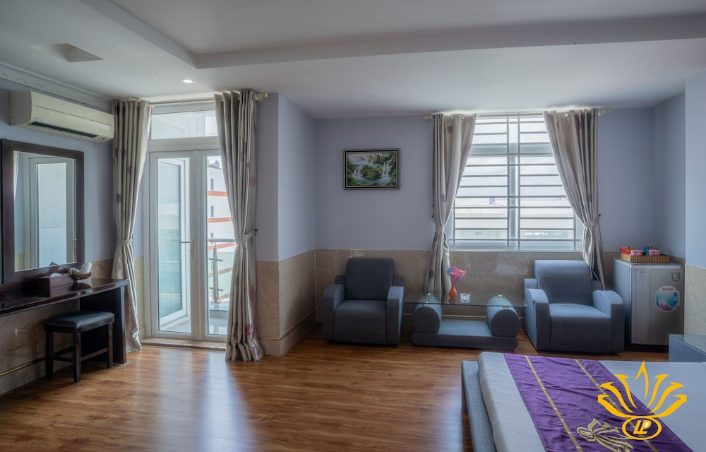 Deluxe Room, City View - Photo 2