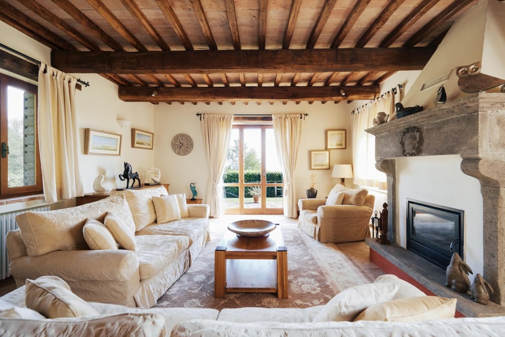 Villa photo 1